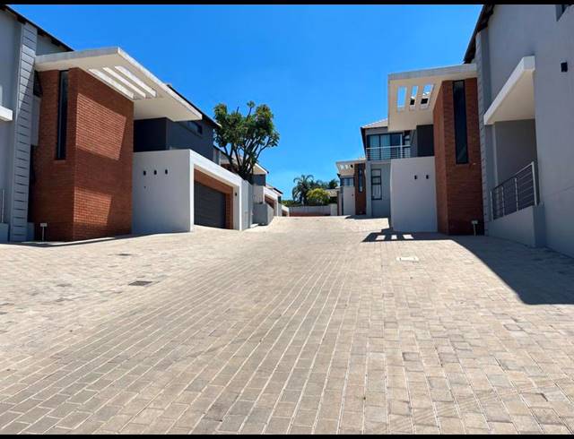 5 BEDROOM PROPERTY TO RENT IN WATERKLOOF RIDGE